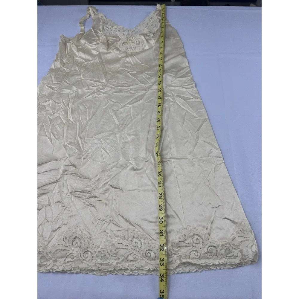 Vintage Bali Ivory Lace Slip Dress Size 34 USA Made Lingerie 70s 80s Bridal Glam